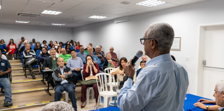Tarde de muita emoção e homenagens na AAPVR
